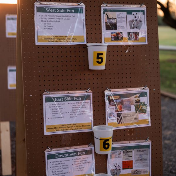 Board_with_information_signs