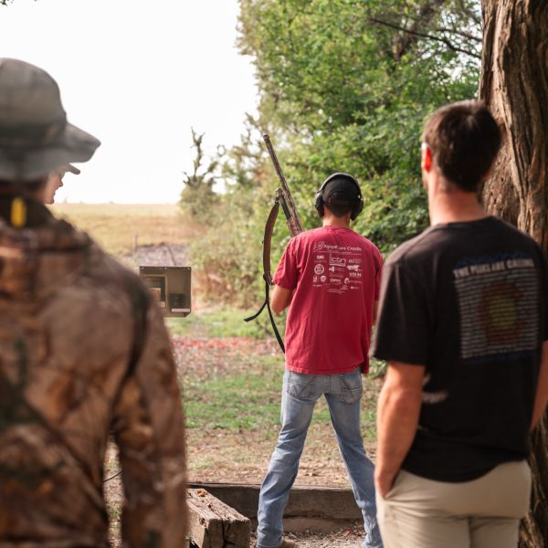 Clay_shoot_group_practice