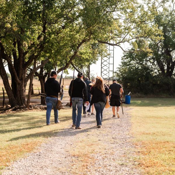 People_walking_down_trail_at_sscdsg